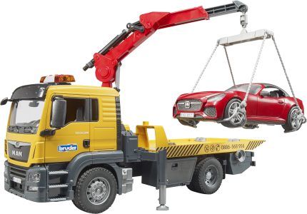 Camion dépanneur avec grue de chargement MAN TG et voiture décapotable – Image 3