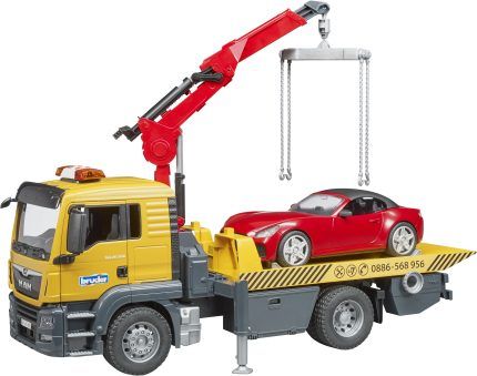 Camion dépanneur avec grue de chargement MAN TG et voiture décapotable – Image 4