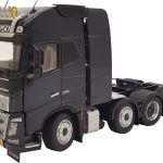 VOLVO FH16 Globetrotter 8x4, gris