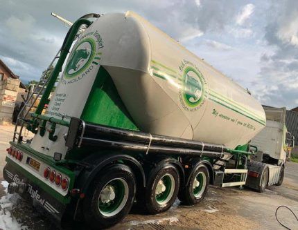 SCANIA T4 Topline 4x2 avec citerne 3 essieux – Image 3
