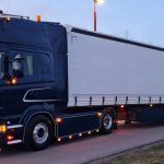 SCANIA Streamline Topline 4x2 avec remorque bachée
