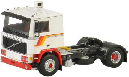 VOLVO F12 4x2, blanc et rouge