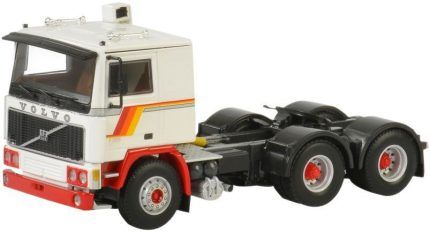 VOLVO F12 6x2, blanc et rouge