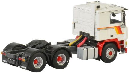 VOLVO F12 6x2, blanc et rouge – Image 2