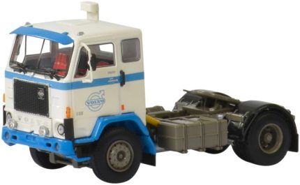 VOLVO F88 4x2, bleu et blanc