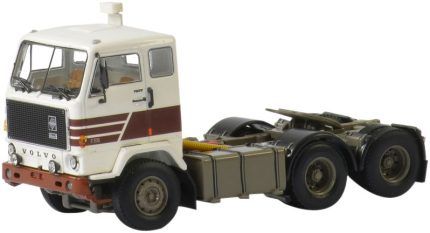 VOLVO F89 6x2, blanc et brun