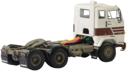 VOLVO F89 6x2, blanc et brun – Image 2