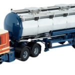 SCANIA T142 6x4 avec citerne 3 essieux