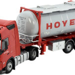 VOLVO FH4 4x2 avec remorque porte-containers 3 essieux et container citerne 20 pieds