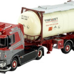 DAF XF Space Cab 4x2 avec remorque porte-containers 3 essei et container citerne 20 pieds