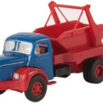 BERLIET GLR 8 4x2 porteur avec container déposable, bleu et rouge