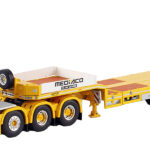 VOLVO FH4 Globetrotter 8x4 avec remorque porte-engins à rampes 4 essieux