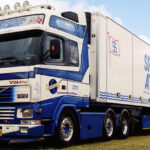 VOLVO FH12 Globetrotter 6x2 avec remorque frigo 3 essieux