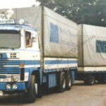 SCANIA Serie 1 6x2 combiné porteur et remorque bachée