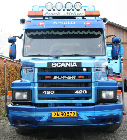 SCANIA T Serie 3 6x4 avec benne 3 essieux – Image 4
