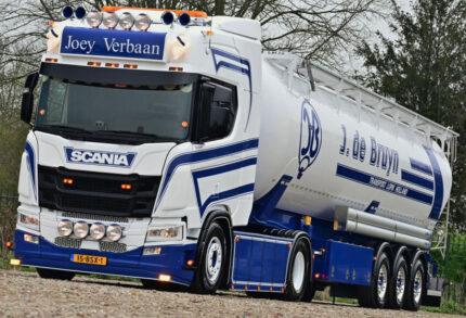 SCANIA R Highline 4x2 avec citerne basculante 3 essieux – Image 3