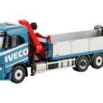 IVECO S-Way 6x2 porteur plateau avec grue PALFINGER PK 24.001