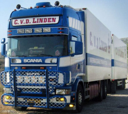 SCANIA R4 Topline 6x2 combiné porteur et remorque frigo – Image 3