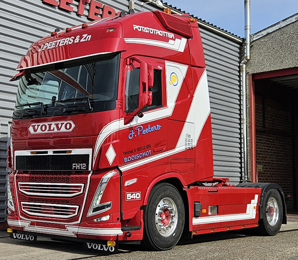 Miniature Herpa 950107 - Volvo FH5 Globetrotter + Remorque Liqui Moly - 1/87