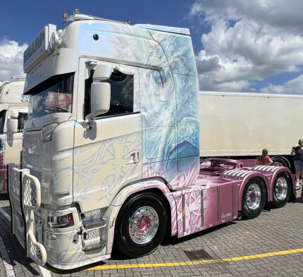 SCANIA S Highline 6x2 – Image 4