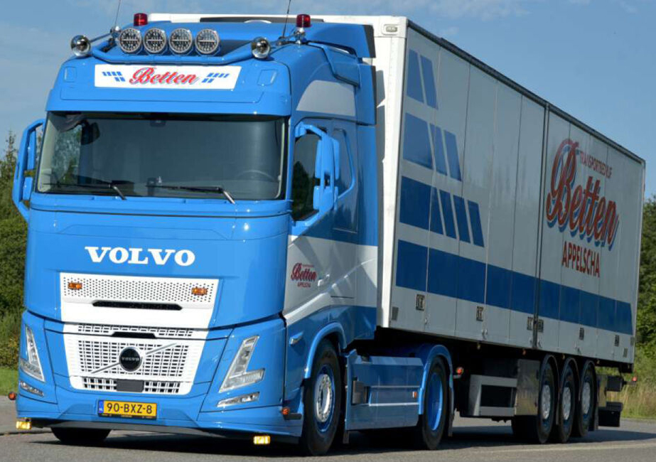 Miniature VOLVO 4x2 FH Gl Avec Semi-remorque Porte-citerne 3 Essieux Hoyer Rouge Miniature VOLVO 4x2 FH Gl Avec Semi-remorque Porte-citerne 3 Essieux Hoyer Rouge