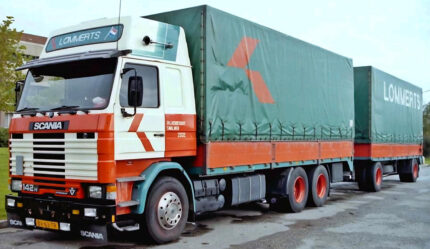 1/50 SCANIA Serie 2 6x2 combiné porteur et remorque bachée – Image 3