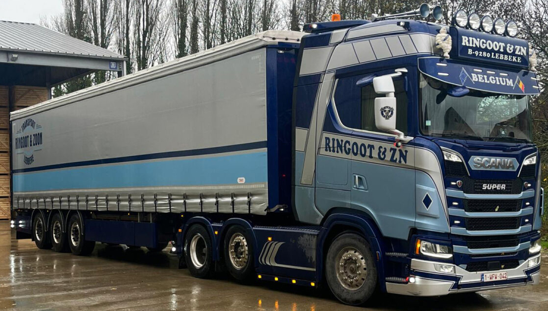 SCANIA S Highline 4x2 avec remorque bachée 3 essieux