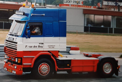 SCANIA Serie 3 4x2 – Image 3