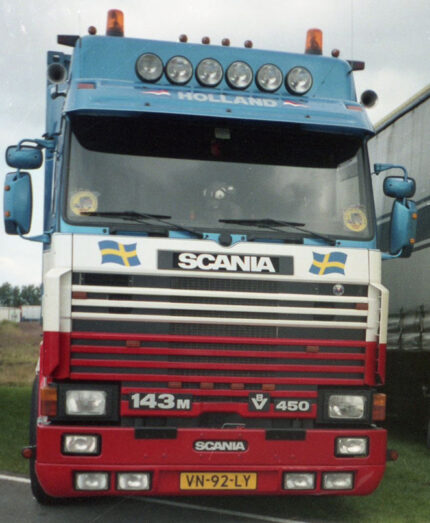 SCANIA Serie 3 4x2 – Image 4