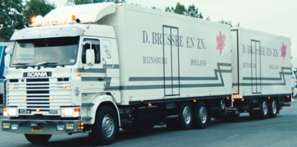 SCANIA Serie 3 6x2 combiné porteur et remorque frigo – Image 3