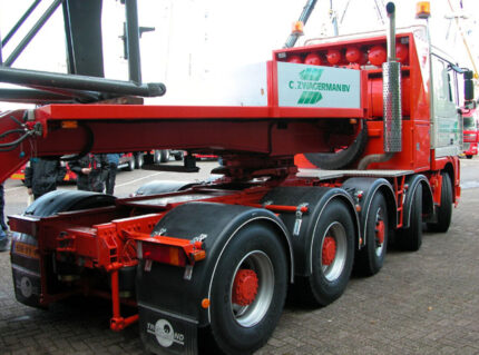 DAF 95XF Space Cab 10x4 avec remorque porte-engins 5 essieux – Image 3