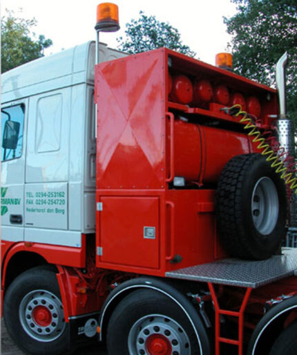 DAF 95XF Space Cab 10x4 avec remorque porte-engins 5 essieux – Image 4