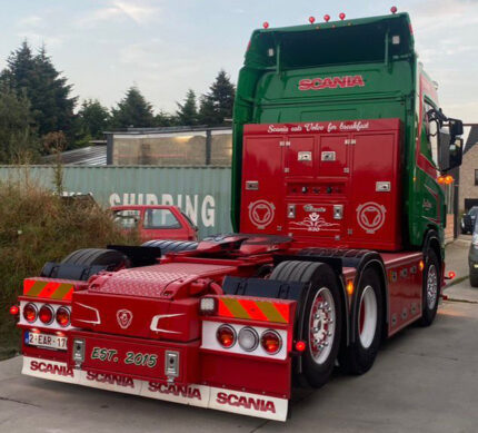 SCANIA R Next Gen 6x2 avec remorque porte-engins 2 essieux et charge – Image 4