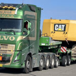 VOLVO FH5 Globetrotter XL 8x4 avec remorque porte-engins 2+5 essieux