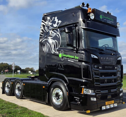 SCANIA S Highline 6x4 avec remorque porte-engins 2+4 essieux – Image 4