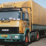 IVECO Turbostar 4x2 avec remorque bachée 3 essieux
