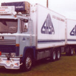 SCANIA Serie 1 6x2 combiné porteur et remorque frigo