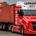 VOLVO Vlastuin VT5 6x2 avec remorque porte-conainers 5 essieux avec 2 containers 20 pieds