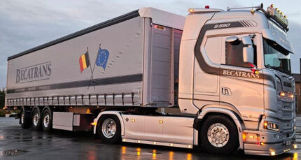 SCANIA S Highline 4x2 avec remorque bachée 3 essieux – Image 3